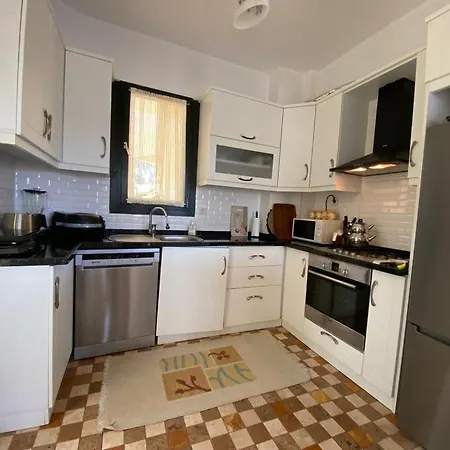 Apt With Wonderful Sea View By The Azmak River 아파트