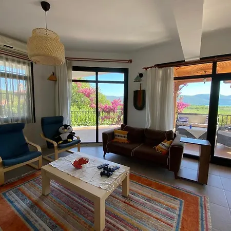 Apt With Wonderful Sea View By The Azmak River Ula